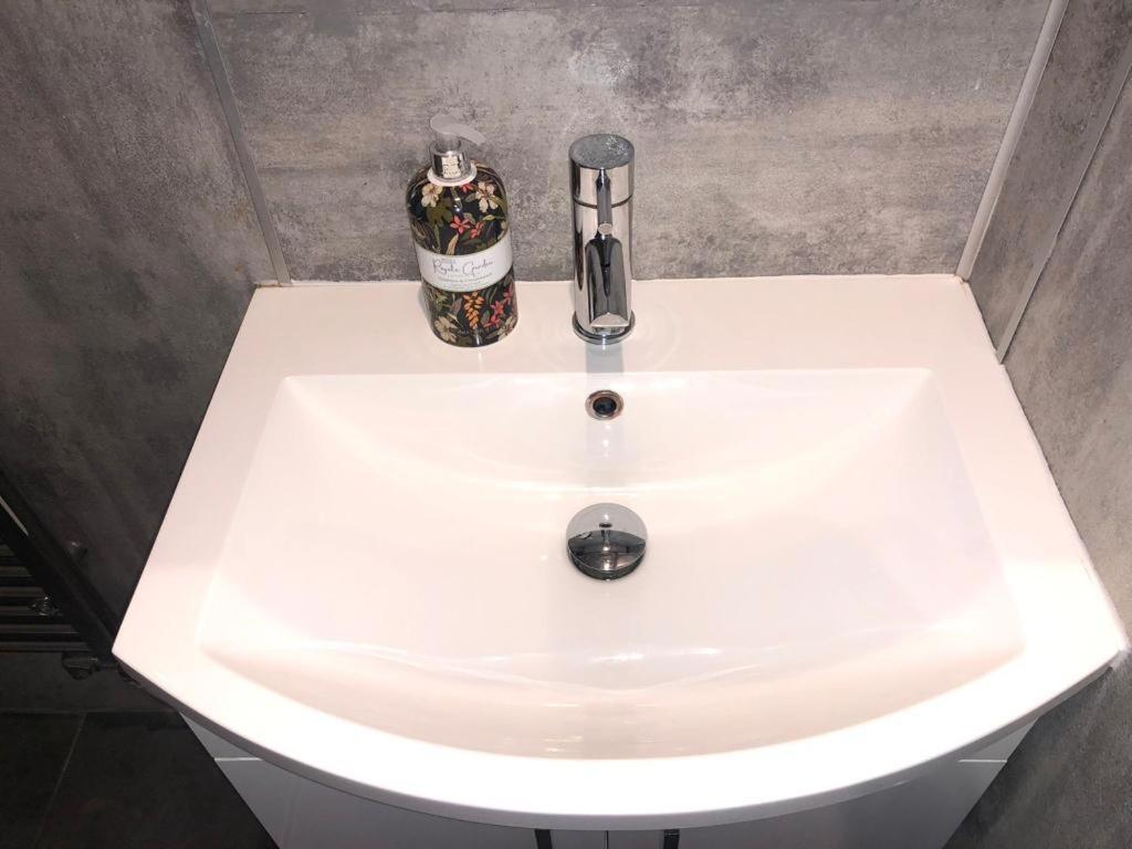 10 Large Elegant Studio - Prime Location - Comfortable - Private برايتون المظهر الخارجي الصورة